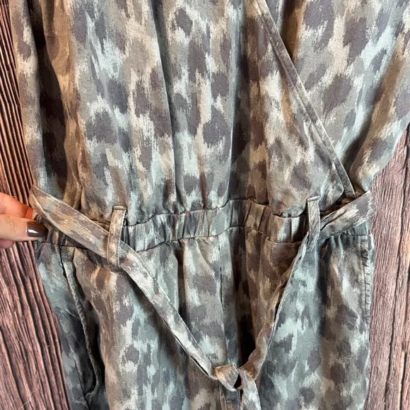 Cloth & Stone Patterned Gray Jumpsuit - Picture 4 of 7